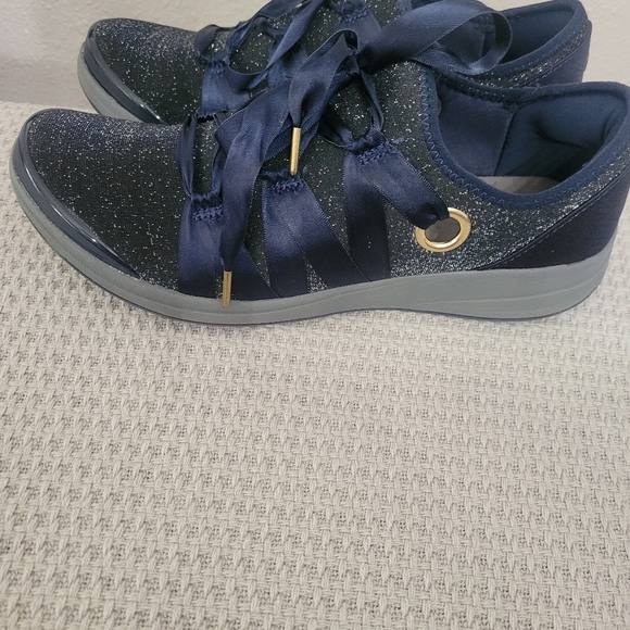 Bzees Women's Sparkle Navy Slipon Sneakers Sz 8.5 - Picture 12 of 12